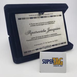 Estojo de Veludo com Placa de Inox para Homenagem com gravação em laser Placa de Aço Inox Escovado    Gravação em Laser - Indelével Estojo De Veludo