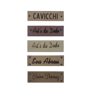 Etiqueta Couro Sintético - Kit 12 unidades Couro Sintético Montana 4,5 x 1,5 cm   Corte Reto Letra Cursiva ou de Forma